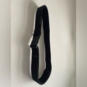 Stretchy belt with clip